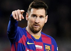 Messi bị trọng tài trả đũa sau hành động từ chối bắt tay