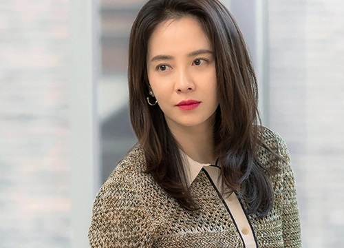 Song Ji Hyo chạy 10 km mỗi ngày để siết 7kg