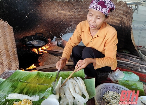 Thương nhớ bánh khoái quê