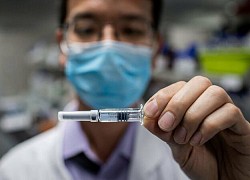 Vaccine Covid-19, canh bạc 'được ăn cả, ngã về không'