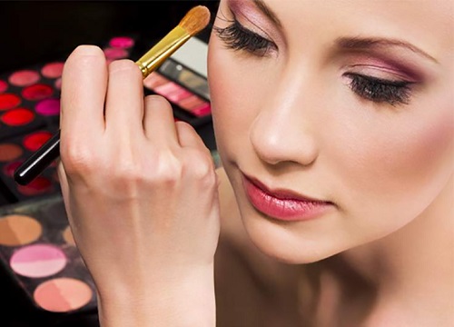 Xuất hiện thêm 'cao thủ makeup', 'biến hình' từ cổ trang đến Black Pink đều 'đỉnh cao'