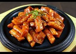 Cách làm bánh gạo cay Hàn Quốc Tokbokki đơn giản tại nhà