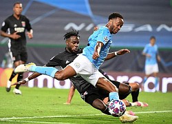 Cận cảnh tình huống Sterling "bắn chim" khiến Man City thua Lyon