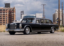 Mercedes-Benz 54 năm giá gần 300.000 USD