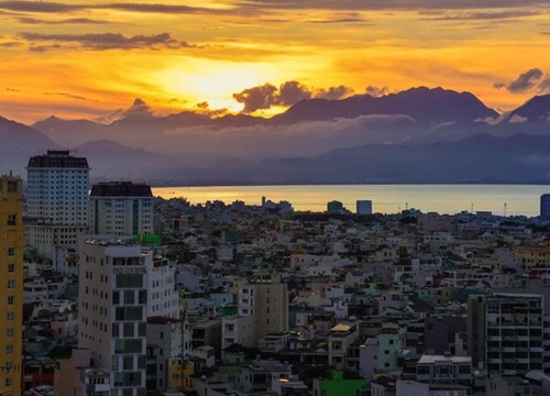 Ngắm hoàng hôn Đà Nẵng đẹp ngất ngây qua góc nhìn "Tây"