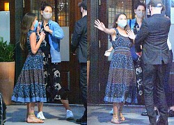 Suri Cruise ra phố với mẹ, dáng cao đầy khí chất người mẫu ở tuổi 14