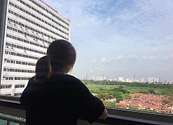 Thanh niên khoe trường mới có view thẳng ra nghĩa trang