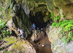 Trong hang Nà Lả nguyên sơ