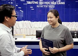 Trường ĐH Văn Lang trao học bổng 100% cho cô học trò nghèo