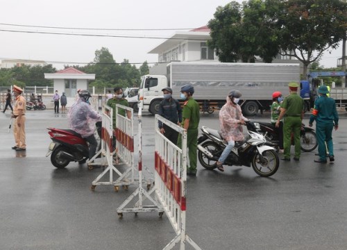 730 công dân Quảng Ngãi 'mắc kẹt'ở tâm dịch Đà Nẵng sẽ được về quê