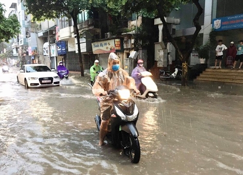 Bão đổ bộ Trung Quốc, ngày mai các tỉnh miền Bắc mưa lớn