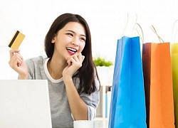 Dịch Covid-19 trở lại, mua quần áo online hẳn lại là câu chuyện làm bao nàng khóc ra tiếng