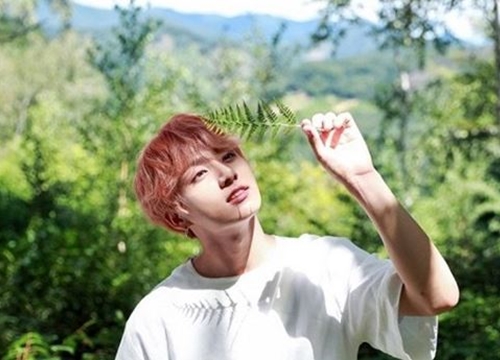 Jungkook chuẩn "em út vàng" của BTS: Hát hay nhảy giỏi đã đành, kỹ năng sáng tác cũng chẳng kém đàn anh làm dân mạng thán phục