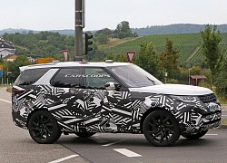 Land Rover Discovery 2021 lần đầu lộ màn hình &#8216;khủng long&#8217;