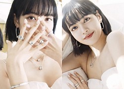 MXH náo loạn vì loạt ảnh Lisa (BLACKPINK) "hở" hiếm hoi, vừa điệu đà như búp bê sống vừa khoe vòng 1 sexy