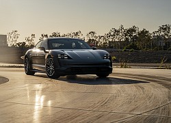 Porsche Taycan 2021 tăng tốc nhanh hơn, bổ sung công nghệ