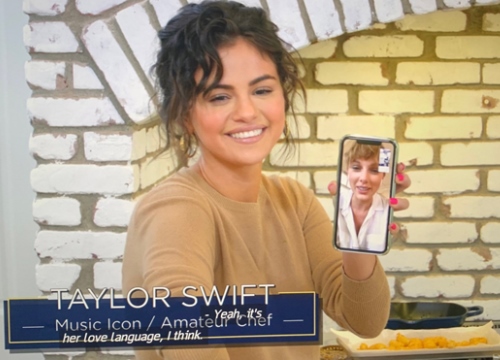 Selena Gomez gọi FaceTime khoe món ngon với Taylor Swift