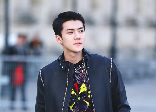 Top 4 nam thần tượng Kpop có thân hình đẹp nhất ngoài đời: Sehun (EXO) hệt như nam chính truyện tranh