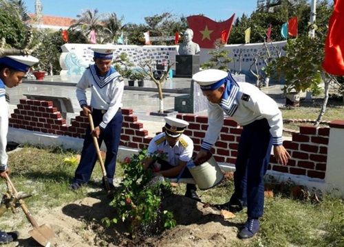 Trường Sa xanh giữa biển khơi