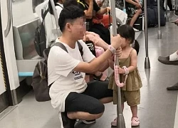 Bố sợ con gái bị lạc liền nảy ra sáng kiến đặc biệt hiệu quả, song mẹ vừa nhìn thấy đã lập tức muốn "bùng bổ"