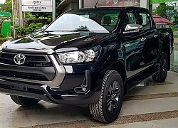Cận cảnh xe bán tải Toyota Hilux phiên bản nâng cấp vừa về đại lý