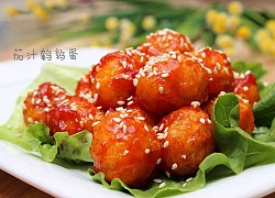 Nhà chỉ còn trứng cút rẻ tiền, đem sốt cà chua lại trôi cơm bất ngờ