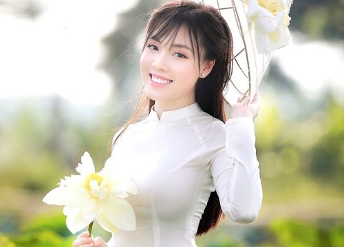 4 kiểu váy áo khoe dáng của Âu Hà My: Hở đến đỏ mặt cũng không bằng khi kín mà vẫn sexy "bức người"