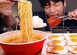 Ăn cực nhiều nhưng vì sao các YouTuber Mukbang trông vẫn "mỏng manh" đến lạ: Dân mạng đưa ra hàng loạt suy đoán khác nhau