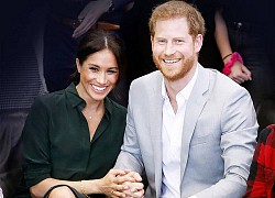 Bị yêu cầu tước danh hiệu hoàng gia, Meghan Markle đáp trả bằng hình ảnh mới nhất với thần thái không thể xem thường