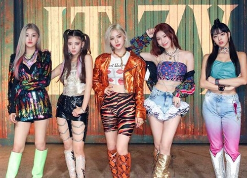 Clip: ITZY hát chay loạt hit tiền bối SNSD, Red Velvet, Twice