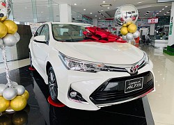 Giá 741 triệu đồng, Toyota Corolla Altis bản 1.8E 2020 trang bị gì?