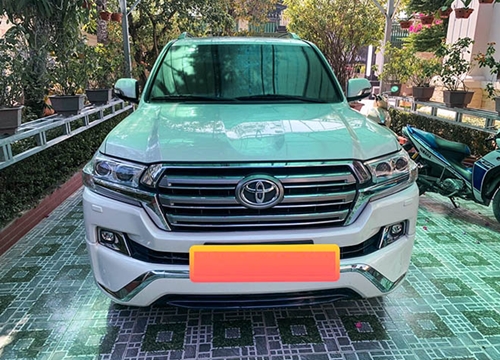 Toyota Land Cruiser máy dầu đời 2018 rao bán giá 5,2 tỷ đồng