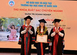 Xúc động tình cảm thầy cô ĐH Kinh tế Quốc dân dành cho nữ thủ khoa tốt nghiệp