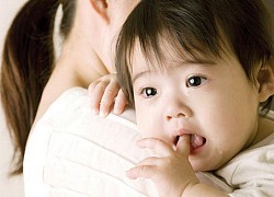 Sau độ tuổi này, trẻ uống vắc xin phòng Rotavirus sẽ vô tác dụng, mẹ cho con uống đúng lịch để bé không phải nhập viện vì tiêu chảy