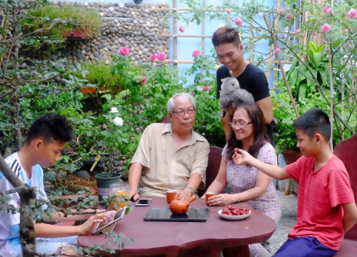 Chàng trai bỏ Sài Gòn về quê chăm cha mẹ già