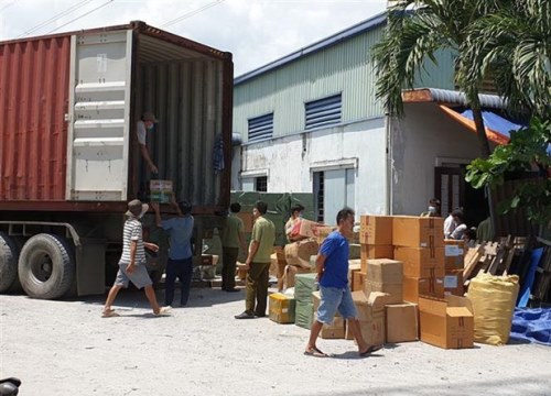 Phát hiện kho hàng lậu quy mô lớn tại TP HCM