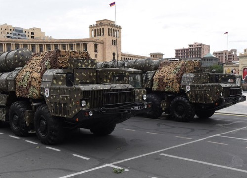 Azerbaijan tuyên bố phá hủy tên lửa S-300 Armenia