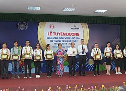 Đồng Tháp: Tuyên dương 102 giáo viên, sinh viên, học sinh xuất sắc