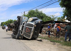 Hà Tĩnh: Xe container đâm liên hoàn trên QL1A, 2 người thương vong