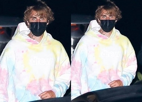 Justin Bieber để tóc xoăn ấn tượng đi ăn tối cùng bạn bè