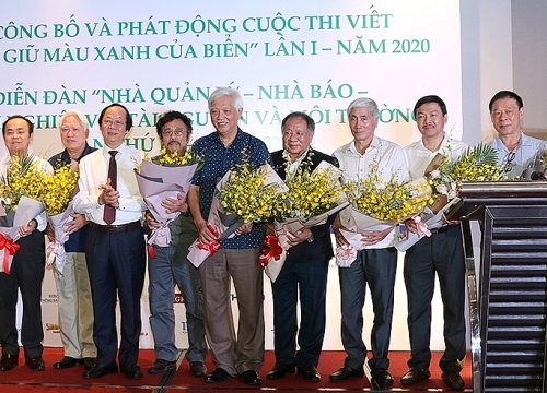 Phát động cuộc thi viết "Cùng giữ màu xanh của biển"