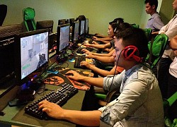 Cháu nghiện game tới mức khóc lóc ăn vạ, cô gái phải cầu cứu CĐM, tựa game lắm tai tiếng lại dính phốt