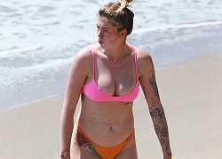 Ireland Baldwin mặc áo tắm bé xíu tôn ngực 'bốc lửa'