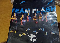 Fan cuồng Team Flash Liên Quân Mobile in hình ảnh đội tuyển lên vở để &#8220;mãi bên nhau bạn nhé&#8221;