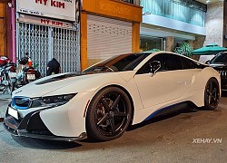 Dân chơi Sài Gòn chi hàng trăm triệu độ siêu xe BMW i8