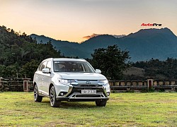 Đánh giá Mitsubishi Outlander 'full option': Đấu Honda CR-V bằng cách dung hoà thực dụng và vận hành