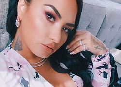 Demi Lovato khoe hình xăm cánh bướm trên cổ