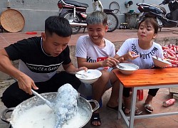 Hưng Vlog chính thức có động thái đầu tiên sau loạt chỉ trích dữ dội vì nấu nồi cháo gà nguyên lông mời các em