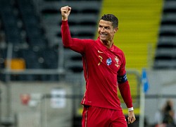 Ronaldo ghi cú đúp &#8220;siêu phẩm&#8221;, chính thức lập cột mốc bàn thắng vô tiền khoáng hậu