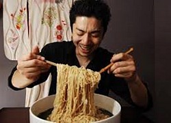 Tô mì ramen đủ cho 12 người ăn ở Nhật Bản